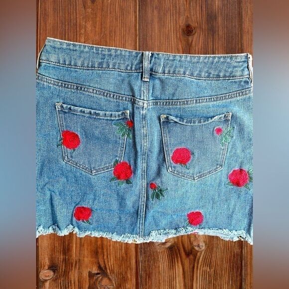 PACSUN Women’s Size 28 Embroidered Medium Wash Denim Mini Skirt • Raw Edge Hem - Picture 2 of 15